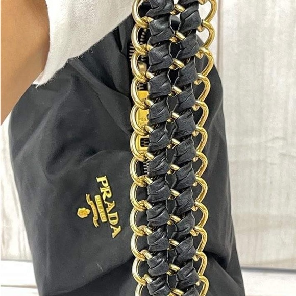 Authentic Prada Tessuto shoulder bag/HOBO. - Picture 7 of 12